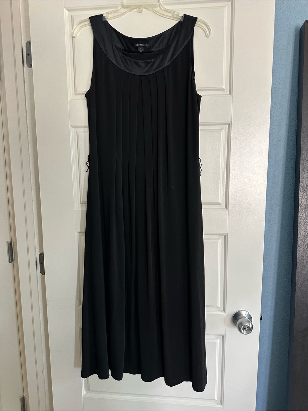 Lafayette 148 New York Black Pleated Sleeveless Midi Dress